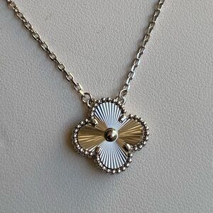 *VINTAGE STYLE ALHAMBRA SILVER FOUR LEAF CLOVER PENDANT NECKLACE